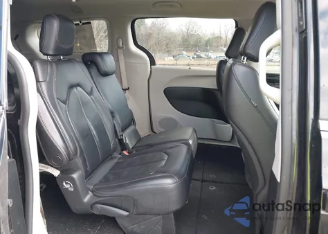 2018 Chrysler Pacifica Touring L z USA, uszkodzony, nr VIN 2C4RC1BGXJR316964